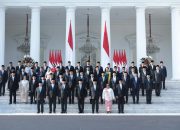Dasi Biru di Kabinet Merah Putih Prabowo