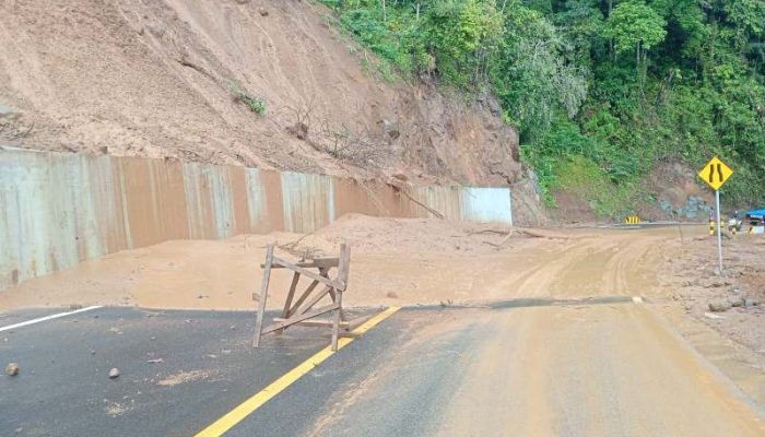 Awas! Jalur Piket Nol Longsor, Pengendara Diminta Waspada