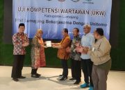 Pj Bupati Minta Wartawan Lumajang Profesional Jalankan Tugas