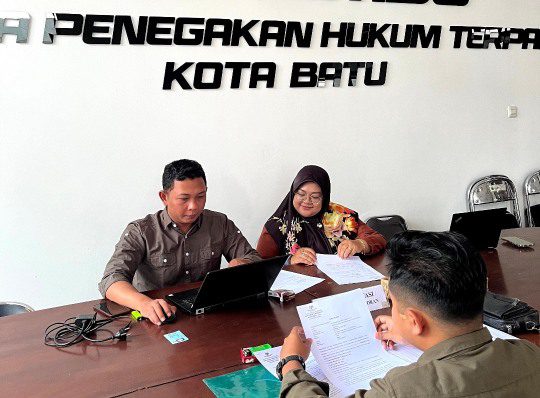 Tim Paslon NH Laporkan Dugaan Perusakan APK ke Bawaslu Batu