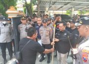Geruduk Bawaslu Kota Madiun, Forsipedas Beri Tongkat
