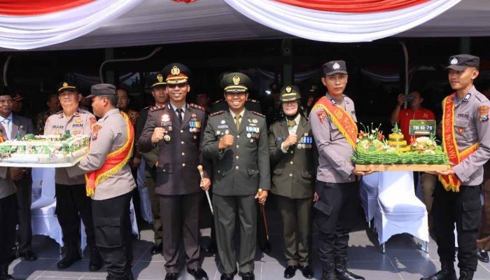 Kapolres Beri Kejutan ke Dandim 0805 Ngawi