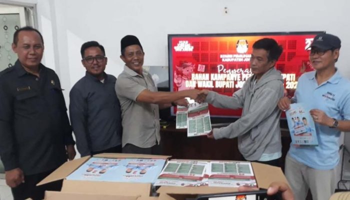 KPU Jombang Mulai Distribusikan Bahan Kampanye Pilkada 2024