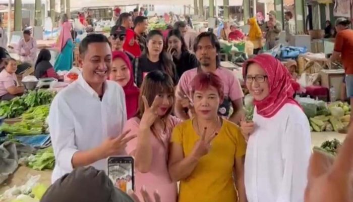 Kerudung Merah 02 Kunjungi Pasar, Kudung Ijo 01 Deklarasi Tim