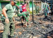 Babinsa Temayang Gotong-royong Bersihkan Rumah Warga