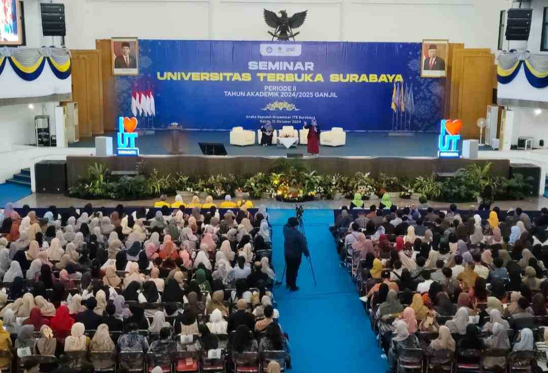 Direktur UT Surabaya