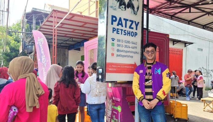 Whiskas Bagikan Ratusan Makanan Kucing Gratis di Kota Madiun