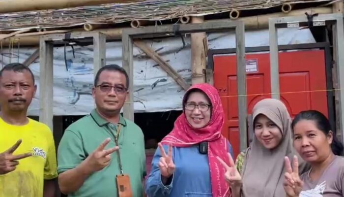 Cabup 02 Lumajang Kerudung Merah dalam Aksi Bedah Rumah Warga