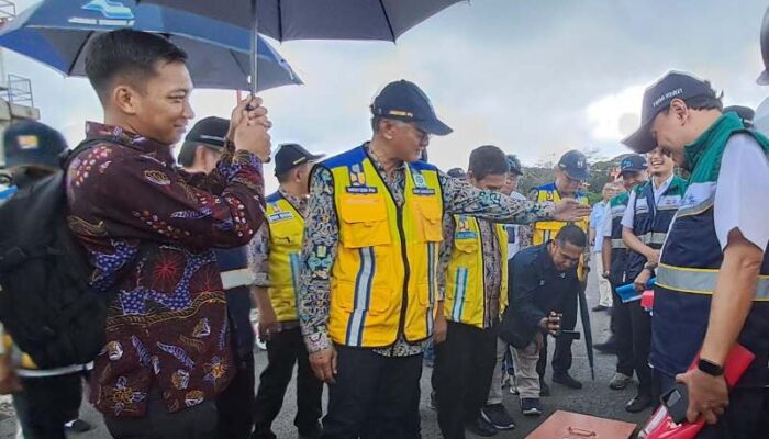 Tinjau Bendungan Sutami, Menteri PU Prihatin Perilaku Buang Sampah Sembarangan