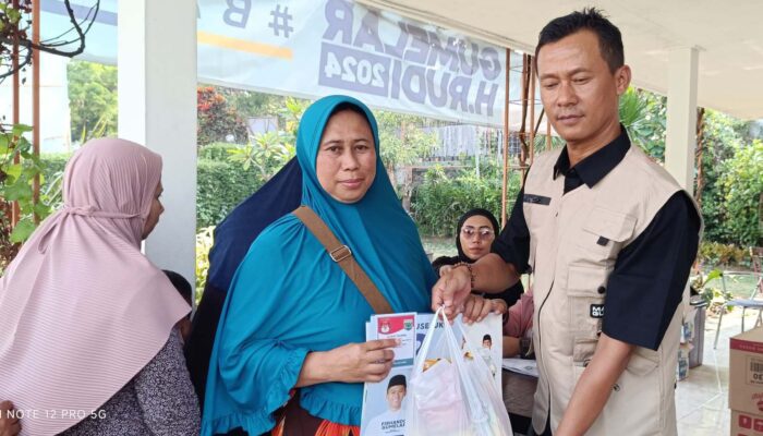 Paslon GURU Bagikan Ribuan Sembako di Tengah Kenaikan Harga
