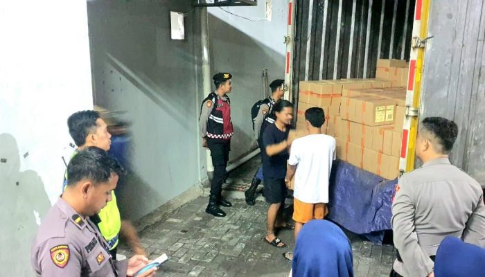 Duh, Listrik Padam, Lipat Kertas Suara Pakai Lampu Mobil