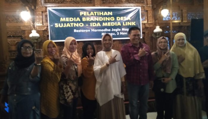 Paslon Sujatno-Ida Dorong Kembangkan Desa di Magetan Lewat Digital Branding