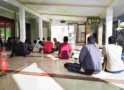 Nobar Timnas Indonesia, Suporter di Masjid Al-Haq Tetap Optimis Indonesia Lolos