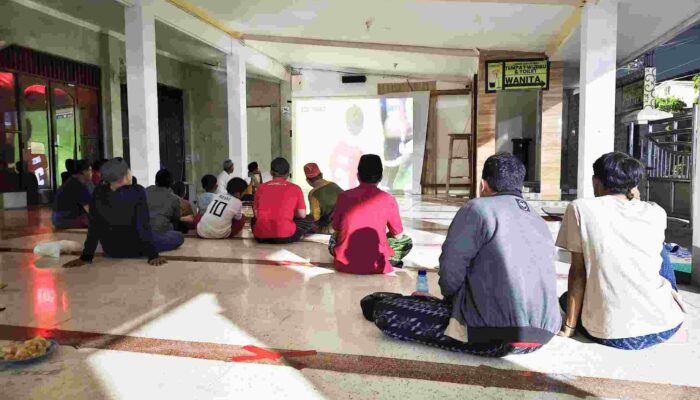 Nobar Timnas Indonesia, Suporter di Masjid Al-Haq Tetap Optimis Indonesia Lolos