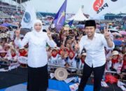 Diguyur Hujan, 50 Ribu Massa Khofifah-Emil di Jember Begeming di Stadion JSG
