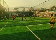 Melihat Aksi Kocak dan Seru Para Wanita Mengolah Bola di Liga Bulukerto 2024