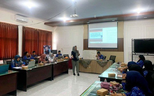 Fakultas Hukum Unesa Sosialisasi UU TPKS di SMK Negeri 1 Glagah Banyuwangi