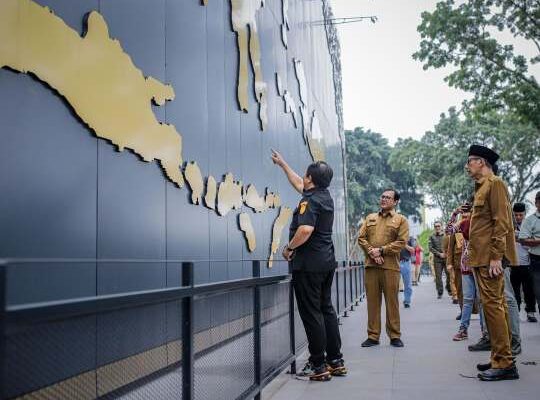 Bupati Tinjau Renovasi Alun-alun Jember, Rencana Diresmikan Awal Desember 2024