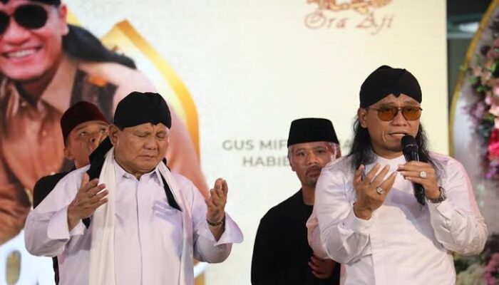 Prabowo antara Teh Manis Sunhaji dan Teh Pahit Gus Miftah