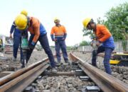 KAI Daop 8 Surabaya Tingkatkan Perawatan Rel Jelang Libur Nataru