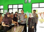 Dukung Program Presiden, Polres Bangkalan Beri Makan Siang Gratis di SDN Kramat 1