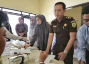 Jaga Integritas Diri Penegak Hukum, Kejari Blitar Tes Urine Seluruh Pegawai