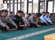Ustaz Aris Harianto Beri Tausiyah Pada ASN dan Bhayangkari
