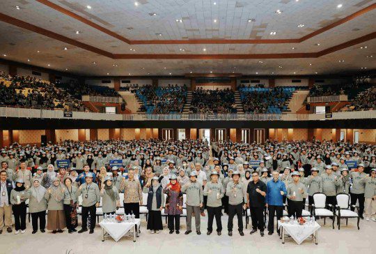 Unair Berangkatkan 2.961 Mahasiswa KKN-BBK ke Jawa Timur dan Australia