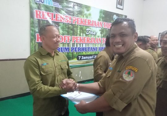 Perum Perhutani KPH Blitar Kick Off Kinerja 2025