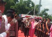 Tradisi Pedang Pora Sambut Lepas Kapolres Madiun AKBP M Ridwan