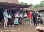 PWI Bondowoso Salurkan Bantuan Warga Menyambut Antusias