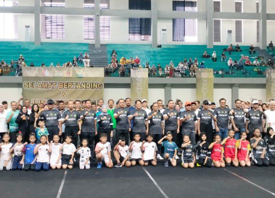 Kajari Resmikan Kejuaraan Bulutangkis Cup 2025