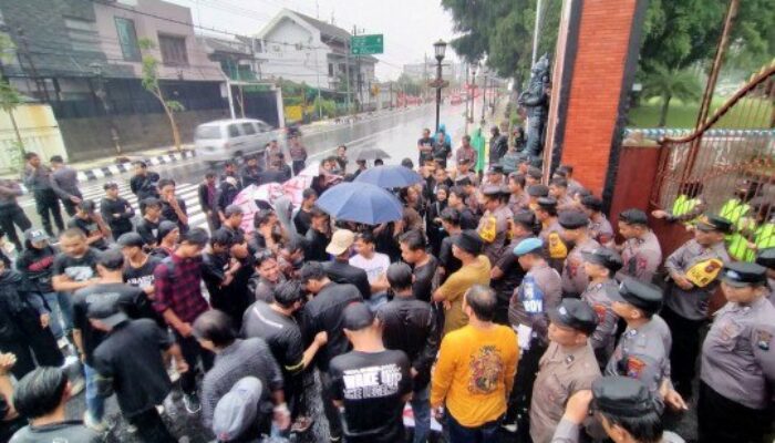 Mahasiswa Aliansi Kediri Menggugat Tolak Keras Kebijakan Inpres 1 Tahun 2025