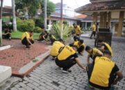 Polres Madiun Gelar Bakti Religi, Bersihkan Rumah Ibadah Jelang Ramadan 2025