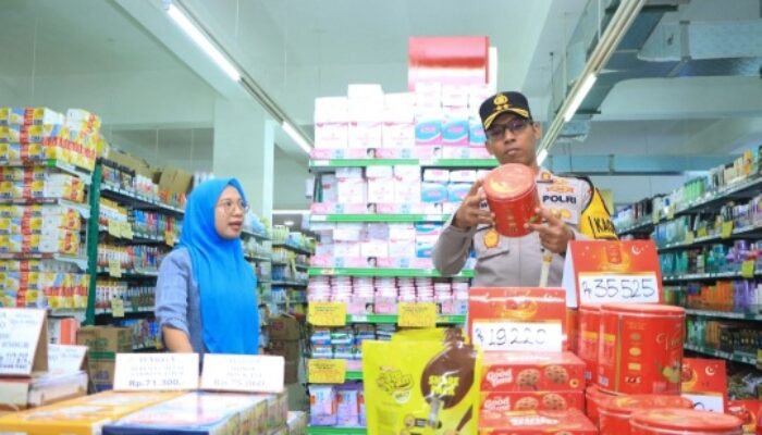 Kapolres Ngawi Cek Bapokting di Pasar Moderen Luwes