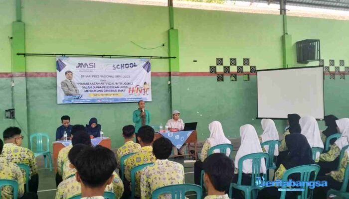Peringati HPN, JMSI Bojonegoro Gelar “Go To School” di SMPN 5