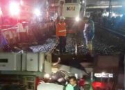 Mobil Terjebak di Rel, KA Blorasura Berhenti Darurat di Surabaya