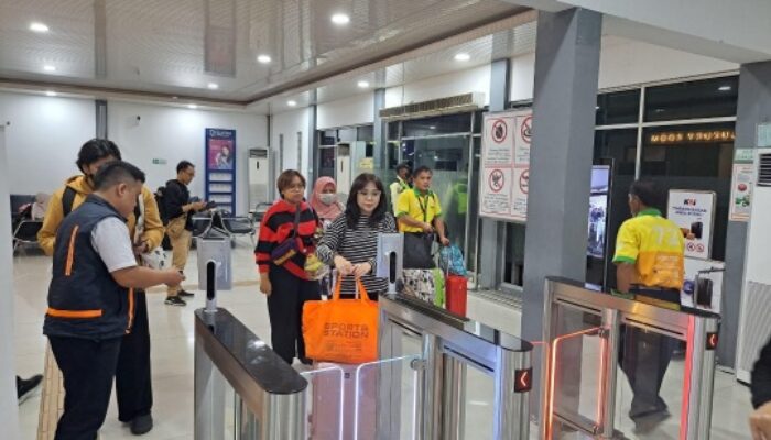 Tiket Kereta Api Lebaran di Daop 8 Terjual 110.000 Lebih