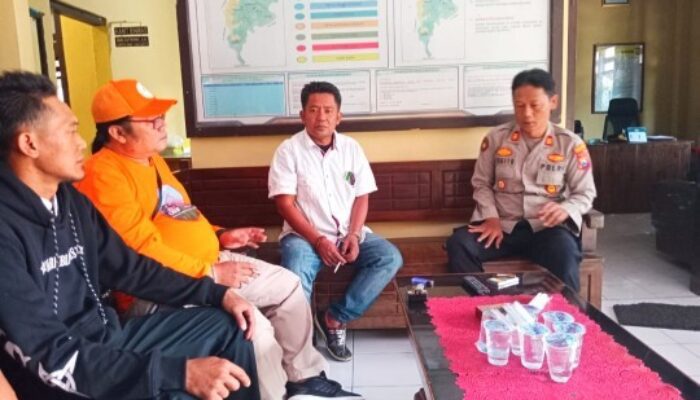 Puluhan Massa Luruk Polsek Candipuro, Desak Usut Penggelapan Hibah Ternak