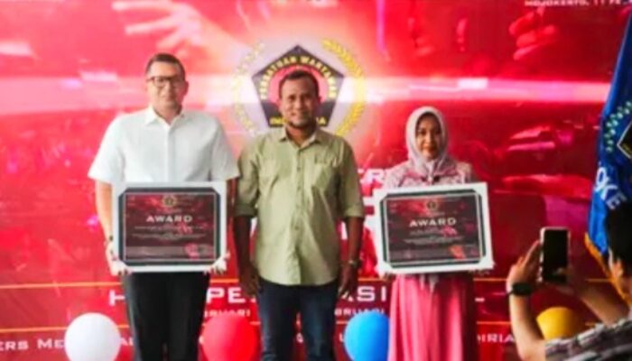 16 Tokoh di Mojokerto Raih PWI Mojokerto Award