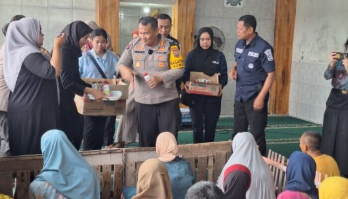 Bidhumas Polda Jatim Bakti Sosial untuk ODGJ di Mojokerto