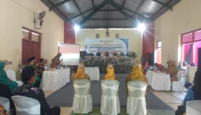 Pemdes Ngujung Lantik dan Ambil Sumpah Perangkat