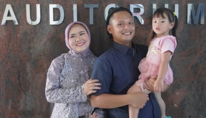 Kisah Inspiratif Sukma Prabawati: Ibu, Mahasiswa, dan Guru Profesional