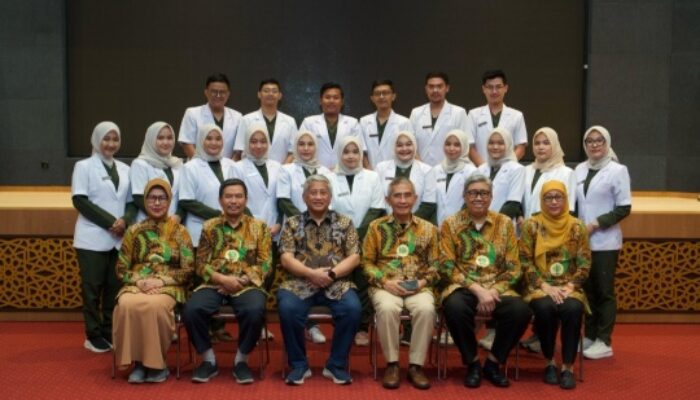 Unusa Kukuhkan 17 Dokter Baru, Targetkan Akreditasi Unggul