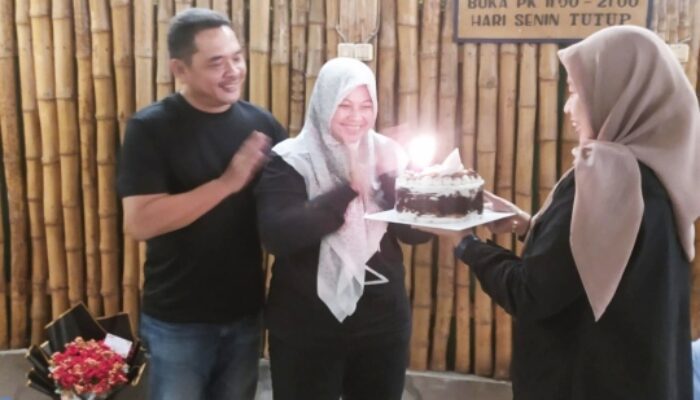 Malam Penuh Kasih dan Kejutan Manis Ulang Tahun Wiwin Sumrambah di Jombang