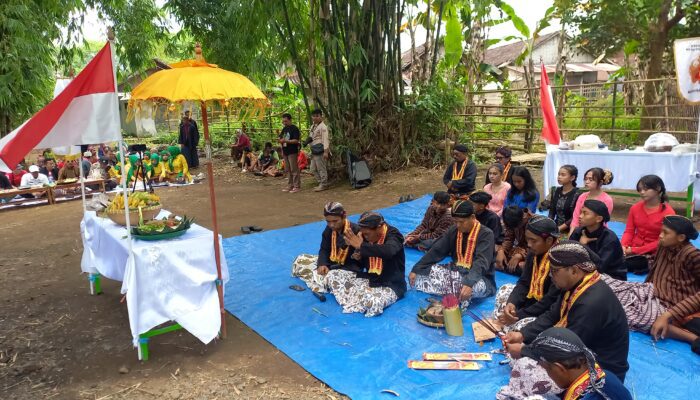 Nyadran Hingga Pertunjukan Sandur Relang Warnai Gelaran Nampani Poso Warga Jember Lor
