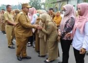 Apel Hari Pertama Kerja, Bupati Jombang Warsubi: Layani Masyarakat dengan Hati