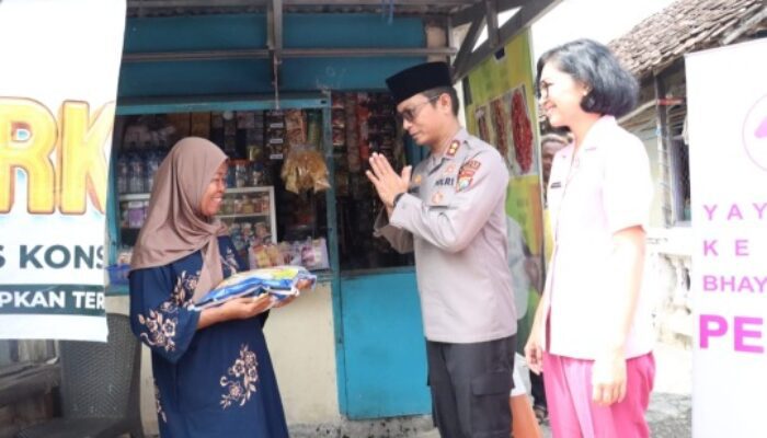 Polres Mojokerto Kota Hadir untuk Rakyat: Bakti Sosial dan Cek Kesehatan Gratis