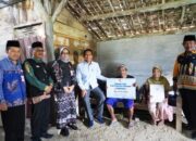 Bupati Bojonegoro Serahkan Langsung Bantuan KUSUMO