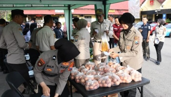 Jaga Kestabilan Harga Bapoktan, Polres Madiun Kota Sukses Gelar Bazar Ramadan Presisi